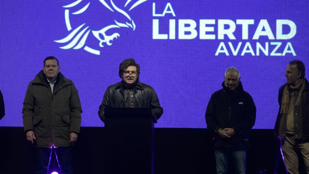 Javier Milei en el cierre de campaña para las elecciones provinciales en Moreno (Crónica/ Fernando Pérez Re).