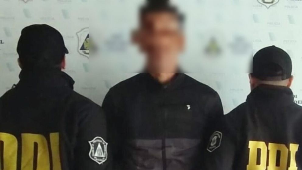 Este es el delincuente que resultó aprehendido por los investigadores policiales.