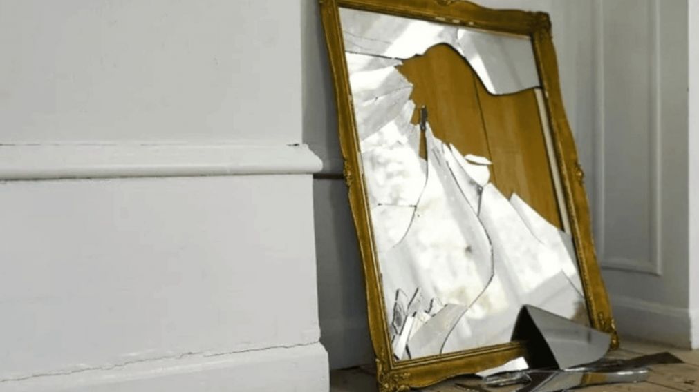 Transform� espejos rotos en "detallecitos" para tu casa