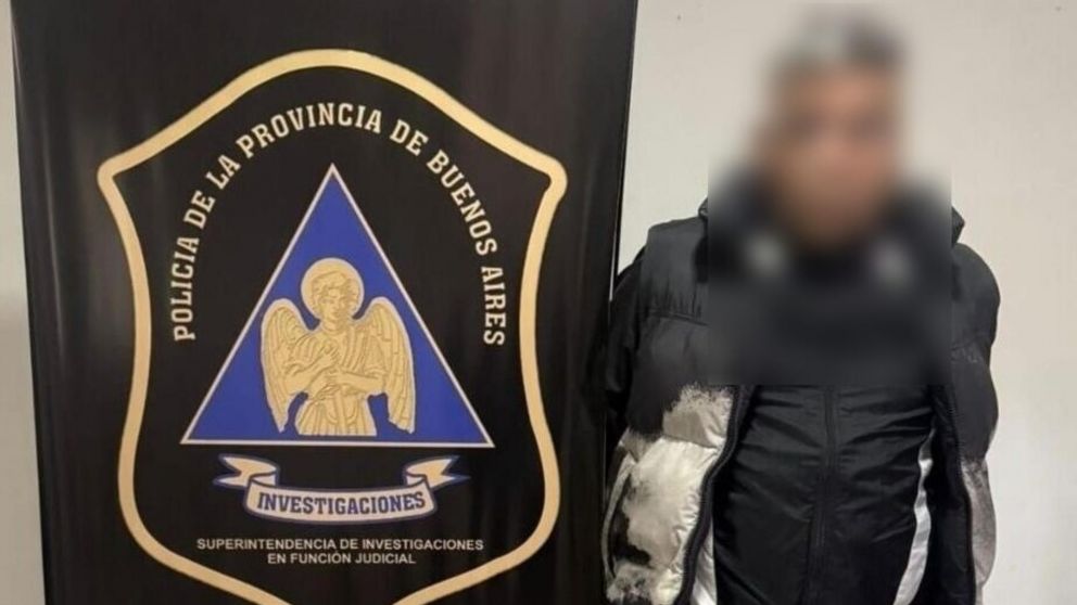 Este es el sospechoso que resultó aprehendido por los investigadores policiales.