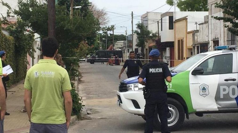El autor del crimen se suicidó tras mantenerse 8 horas atrincherado.