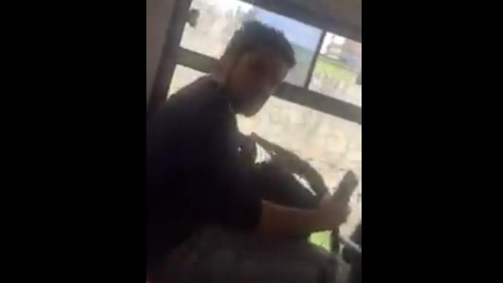 Filmó a degenerado masturbándose en el bondi y lo subió a las redes