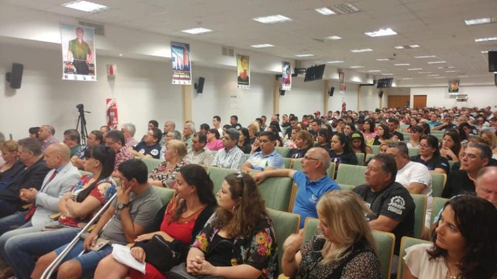Nutrida concurrencia en los debates en la seccional 3 de Febrero de la UOM.