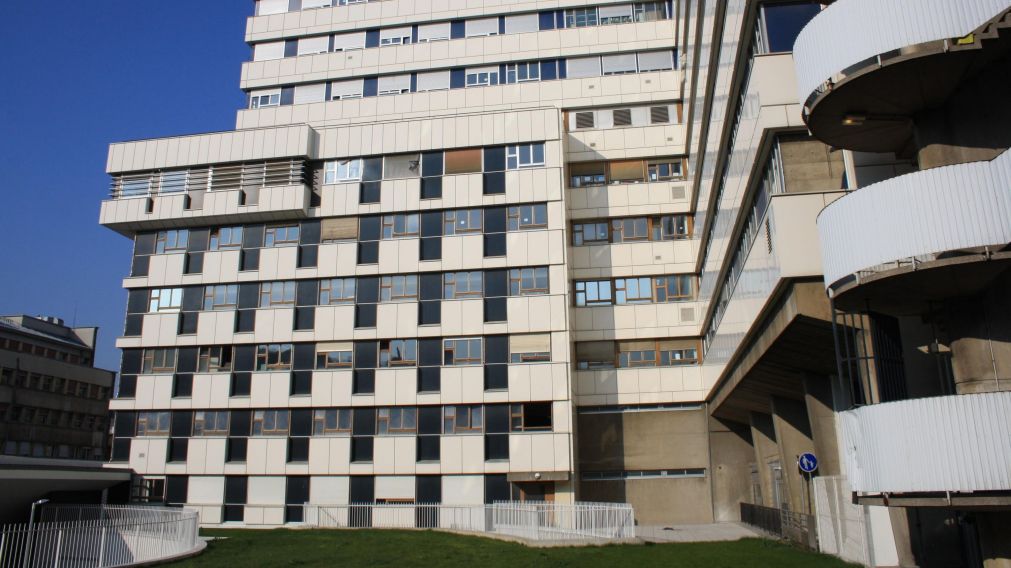 Hospital ofrece 2 "lucas" por donar excremento y se satura de voluntarios 