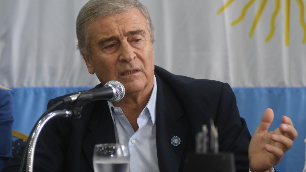El ministro de Defensa brindó detalles sobre el reflotamiento. (Ruben Paredes/Diario Crónica)