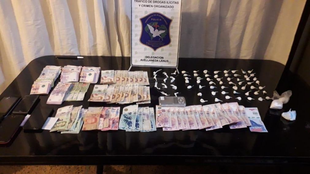 Parte de lo secuestrado por la brigada anti drogas.