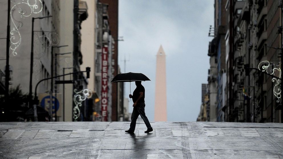 Vuelven las lluvias y llega el "fresco" a Buenos Aires: cuándo baja la temperatura