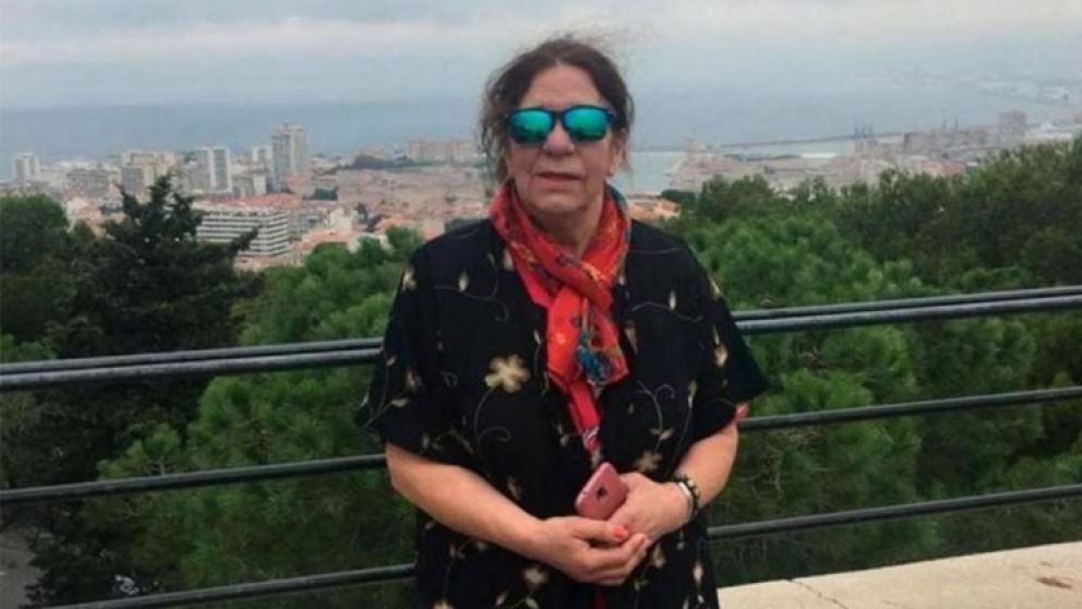 El cuerpo de la mujer se encuentra alojado en Ezeiza porque una aerolínea perdió documentación.