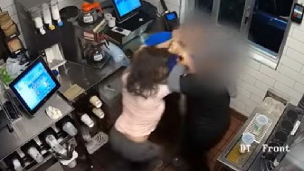 El momento del furioso ataque.
