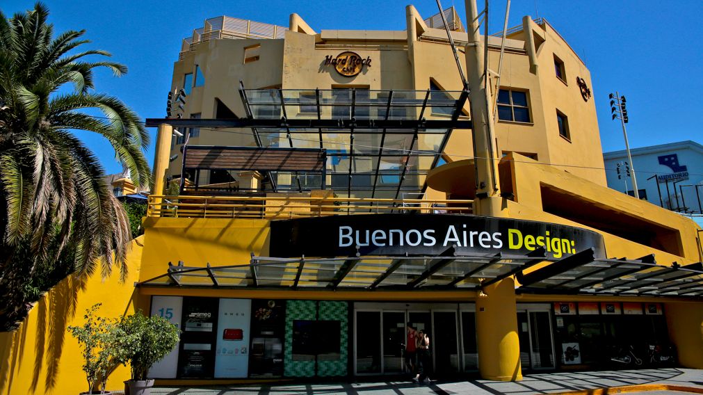 De los 70 locales, ya bajaron sus persianas m�s de 15. El Hard Rock, es uno de los bares que cierra 