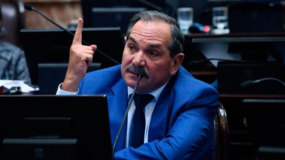 El tucumano toma distancia.