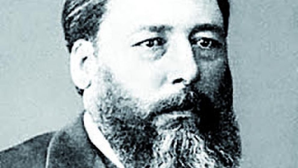 Vivió entre las armas y las letras, siendo un soldado y un periodista.