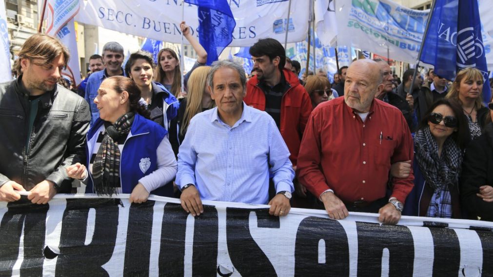 El gremio de los bancarios integral el frente sindical moyanista.