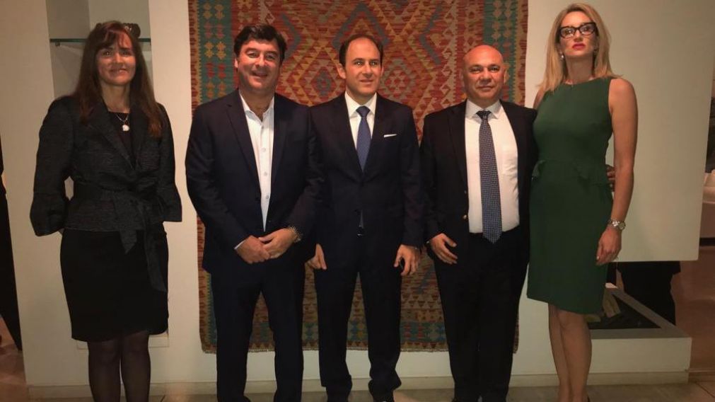 La comitiva de Basa Salud junto al embajador argentino en Israel.