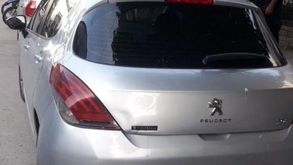 El vehículo donde el hombre dejó a su hijita.