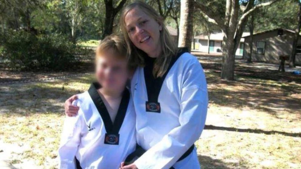 El adolescente fue el encargado de llamar a la policía y confesar el crimen.