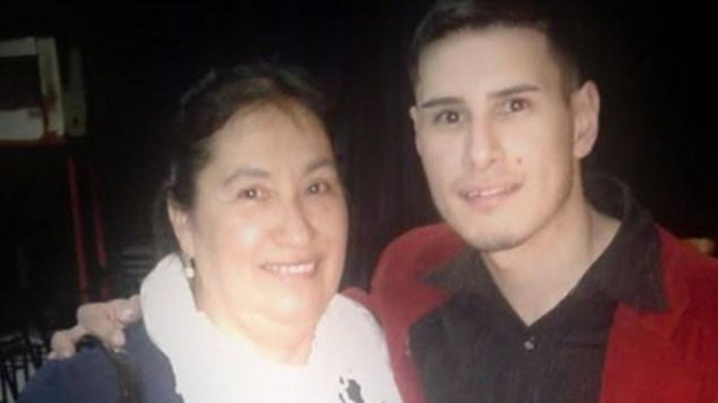 La mujer fue recompensada por la cumpleañera.