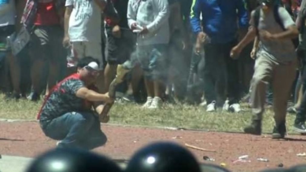Daniel Ruiz está acusado de utilizar armas de fuego caseras contra la policía.