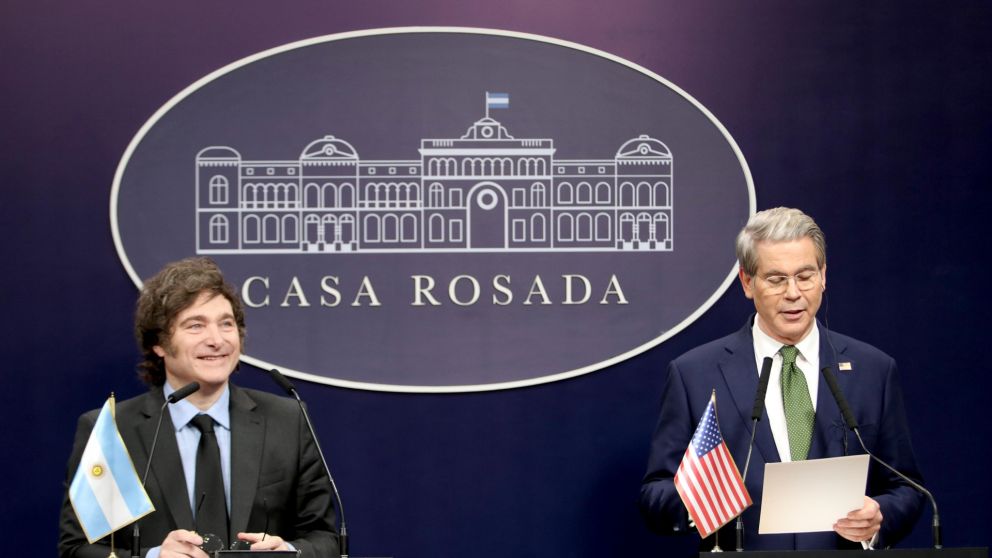 Scott Bessent destacó la evolución de Javier Milei como dirigente político.
