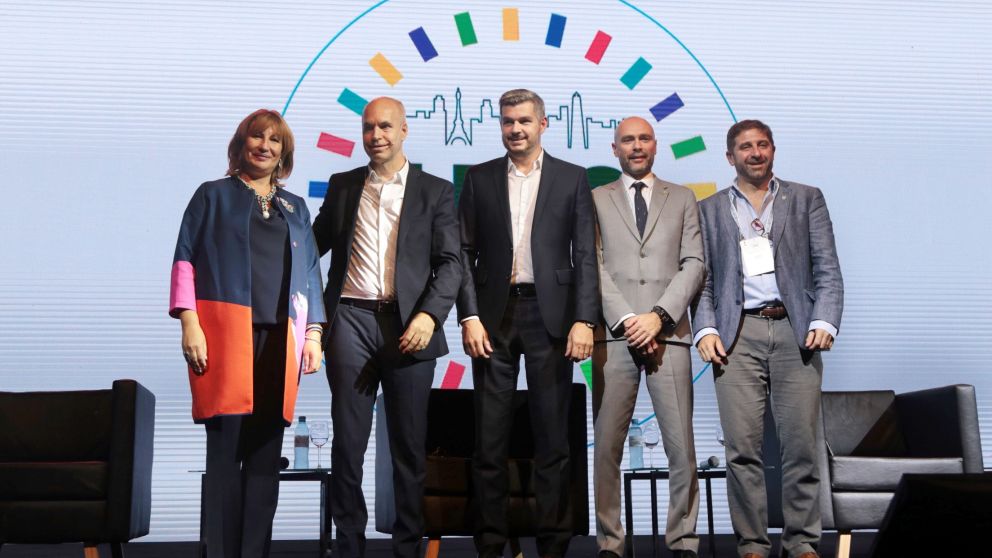 Larreta, Peña y los dirigentes de la U 20.