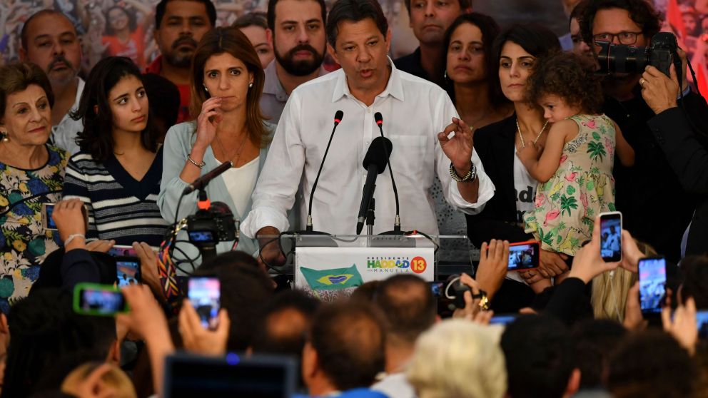 El candidato del PT, en su búnker, tras conocerse los resultados de las elecciones (AFP).