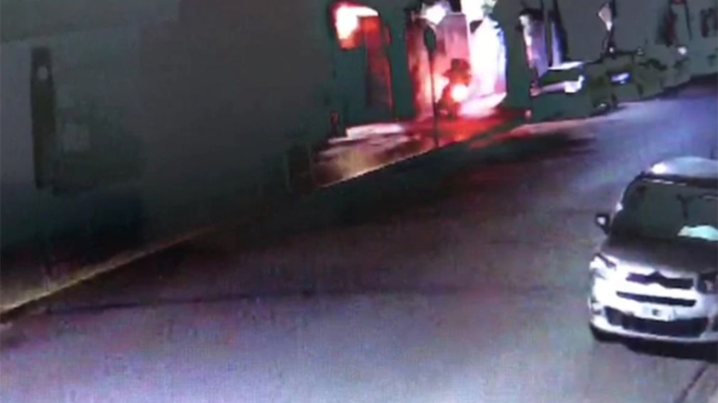 As� los delincuentes atacaron al vecino. (Captura de video)