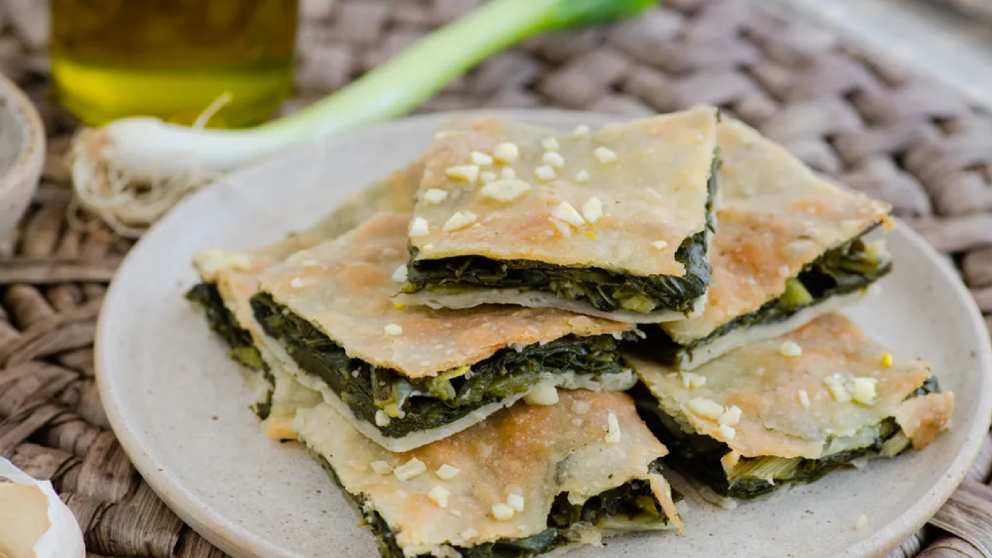 Receta de "Soparnik", la sabrosa tarta croata que se hace en minutos y es muy versátil.