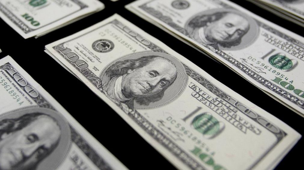 La divisa estadounidense cedió tras dos días en alza.