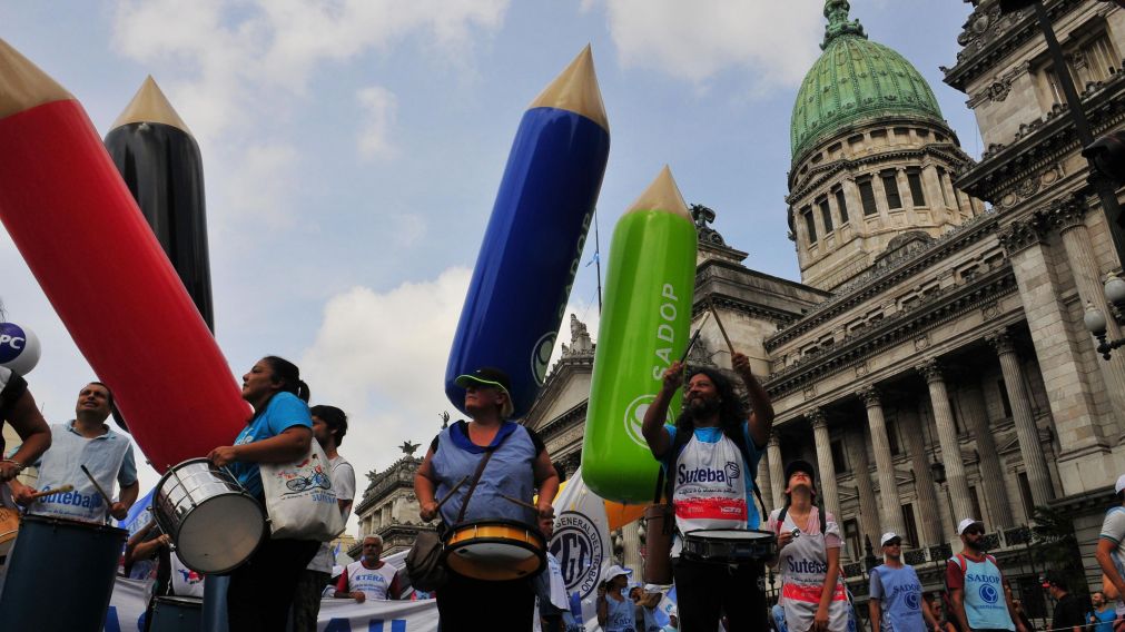 Docentes se suman a la protesta contra el Presupuesto 2019, que podría perjudicar al sector educativo. (Fabián Ramella-Crónica-Archivo)