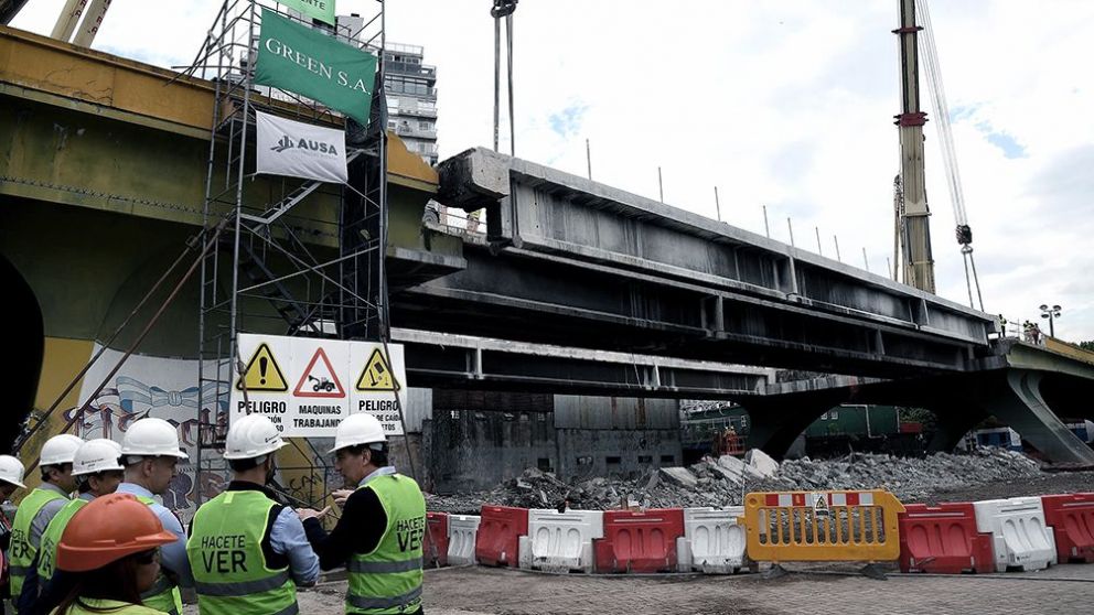 La obra beneficiará a dos millones de personas que transitan por la zona.