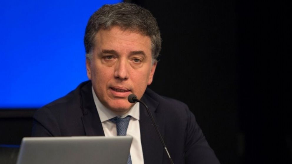Dujovne afirmó que el dato inflacionario será malo por el arrastre de septiembre.