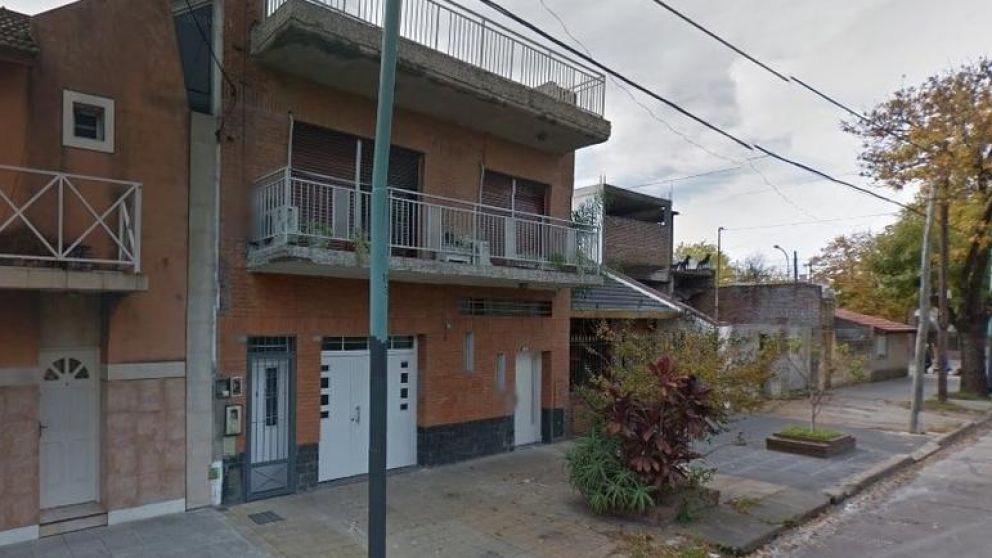En esta cuadra, los delincuentes terminaron con la vida del boliviano. (Captura).