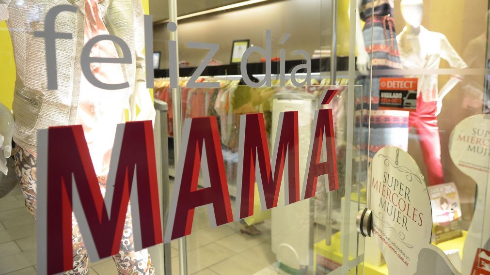 Poca gente en los shoppings.