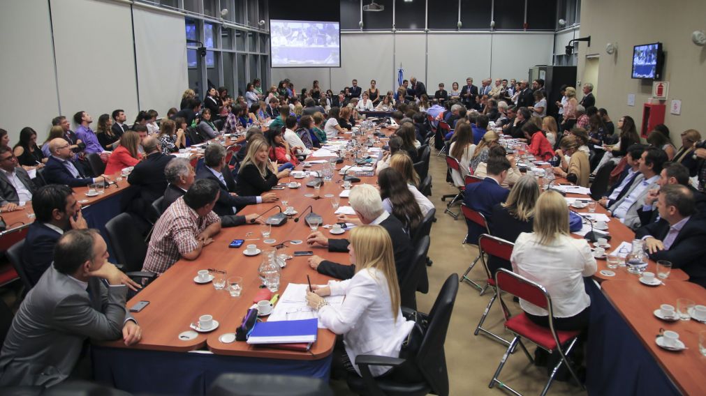 La comisión de Presupuesto de la cámara de Diputados daría dictamen este martes.