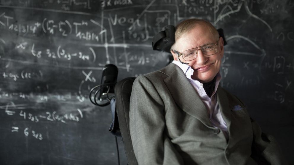 Antes de morir, el genial astrofísico Stephen Hawking aventuró que una raza superior creada por nuestra ciencia nos dominará.