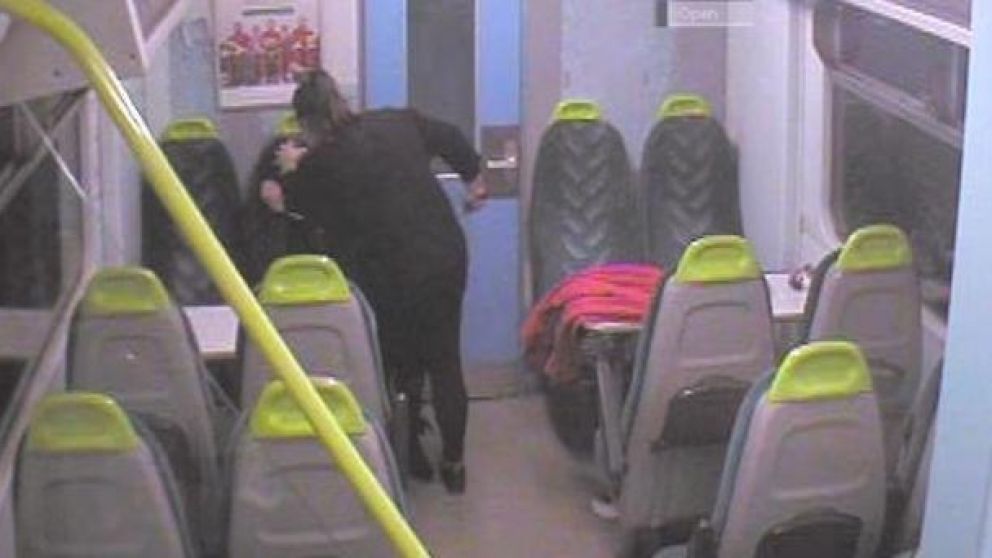 Apuñaló a su amiga porque no quiso ayudarla a matar a su madre