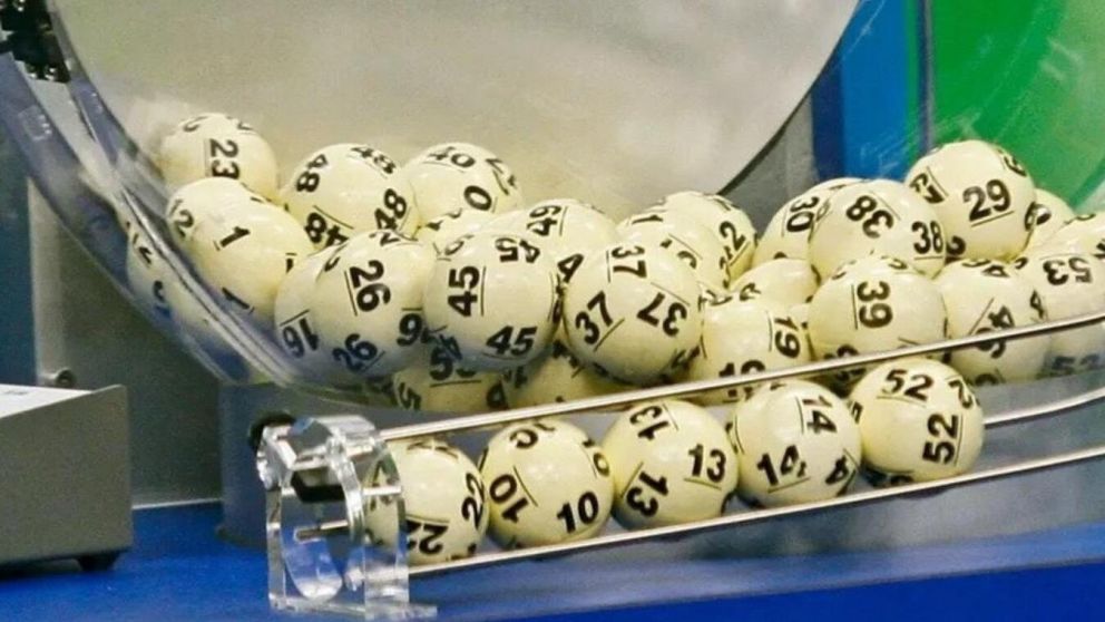 Gan� una fortuna en la Quiniela y se enter� de la manera m�s ins�lita: "Me tropec�".