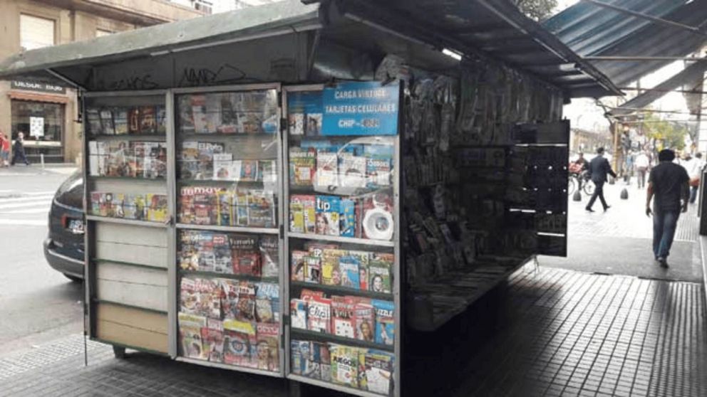 El Gobierno habilitó a los puestos de diarios y revistas a prestar servicios de correo (Imagen ilustrativa).