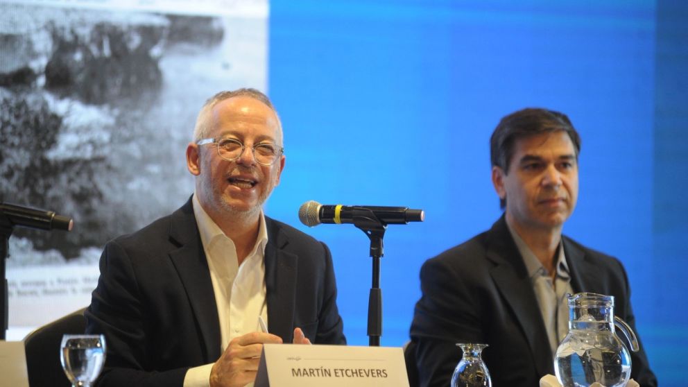 El presidente de Adepa, Martin Etchevers, y Daniel Dessein, director de la Comisión de Libertad de Prensa. FOTO: FEDERICO KROWICKI / CANAL 12
