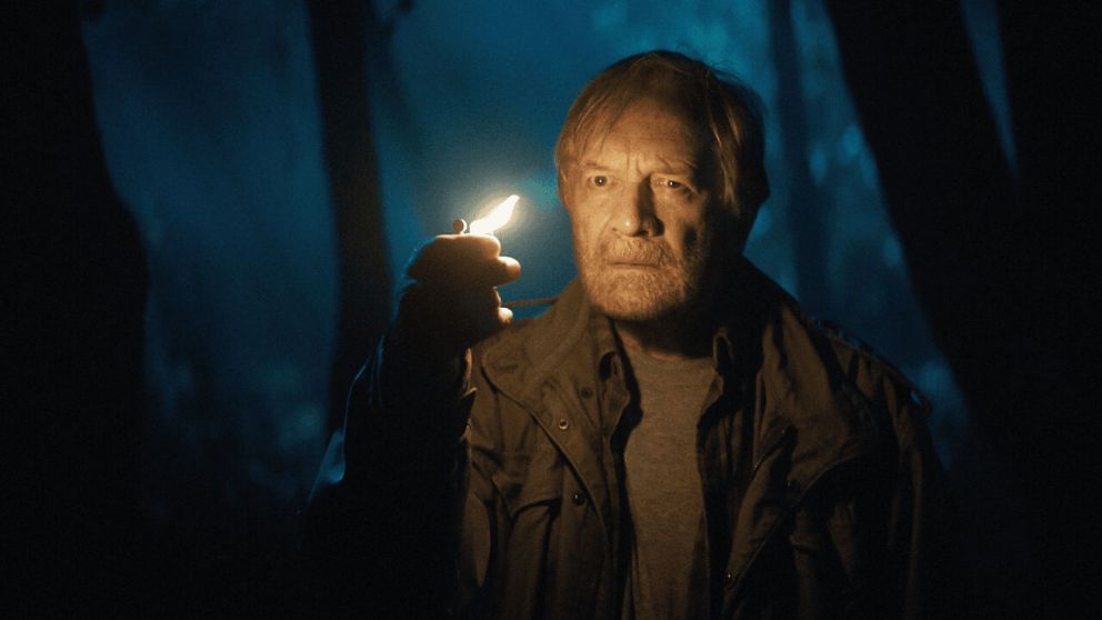 Una serie que sumerge al espectador en un mundo oscuro y perturbador, donde cada episodio mantiene la tensión al máximo.