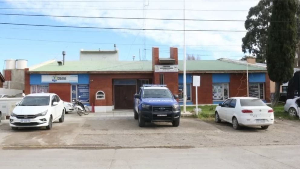 La comisaría segunda de la localidad de Caleta Olivia, donde ocurrió el hecho (La Opinión Austral).