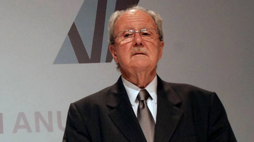 Wagner, embargado. 