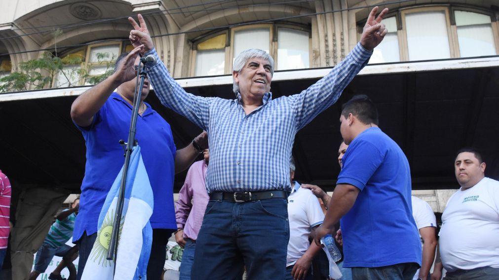 Los movimientos sociales, con el referente camionero a la cabeza, enviar�n un mensaje al gobierno (Pablo Vill�n-Diario Cr�nica).