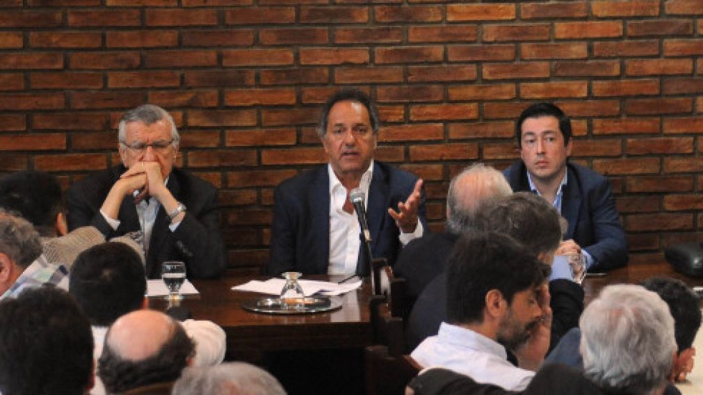 Gioja y Scioli enbezaron la reunión.