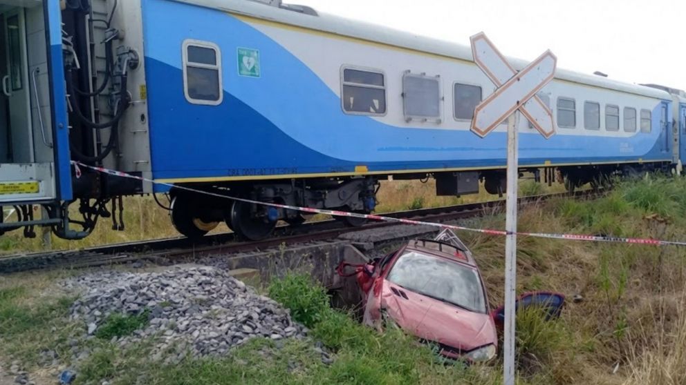 Murió el joven de 23 años que viajaba en el auto que fue arrollado por el tren que iba a Mar del Plata.