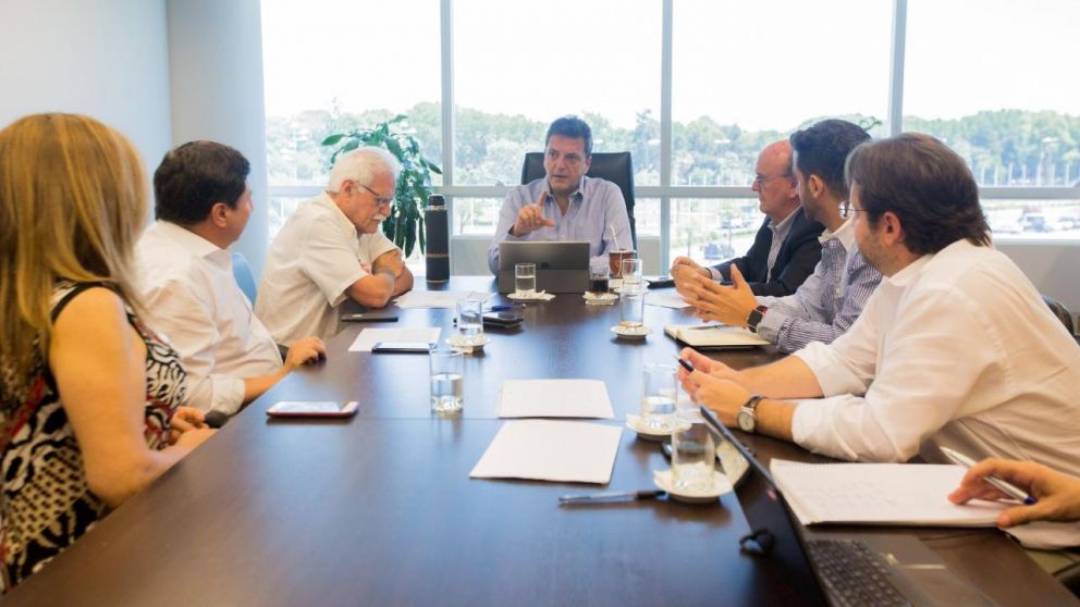 El equipo económico del Frente Renovador, emitió un comunicado por las críticas de Dujovne.