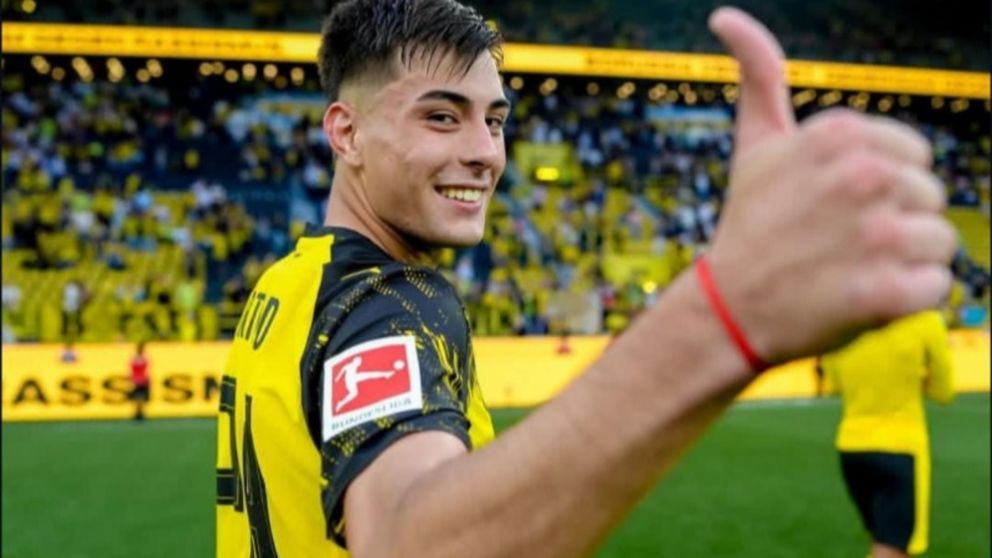Chelsea recupera a Aaron Anselmino de su cesión en el Borussia Dortmund: los motivos