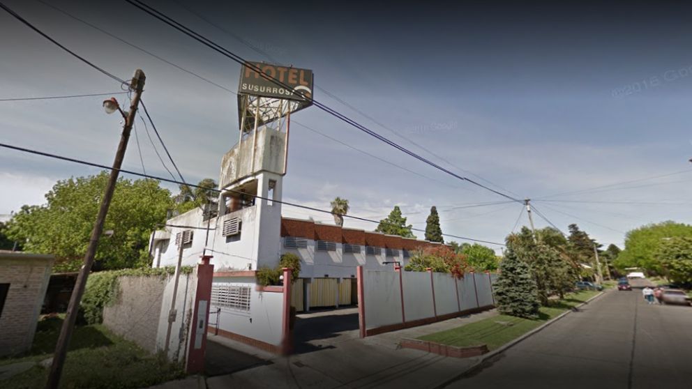 El suceso ocurrió en el hotel alojamiento "Susurros" de Varela (Google Maps).