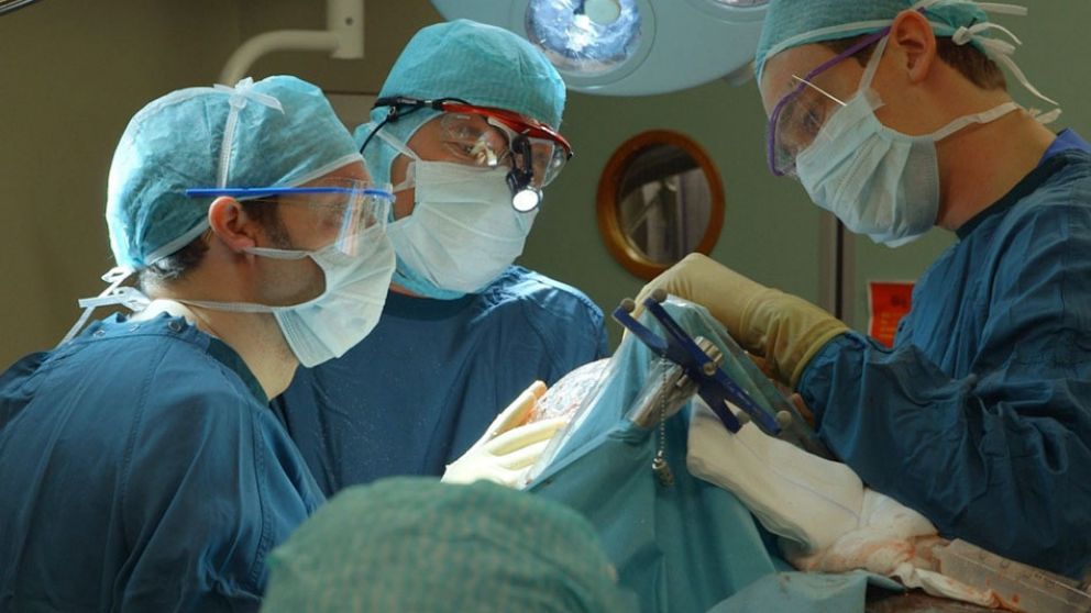 El menor fue por una migraña y le descubrieron un tumor.
