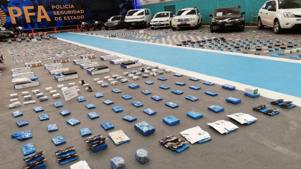 En este galpón se exhiben los elementos secuestrados a la banda. (Policía Federal)